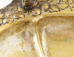 Réz kínáló tál lábas. D: 31 cm gazdag díszítéssel