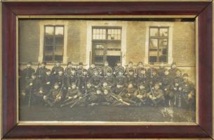 cca 1916 I. világháborús katona csoportkép bekeretezve 14x9 cm