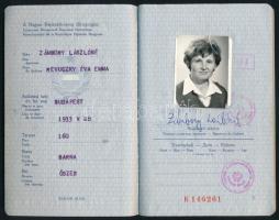 1976 Magyar Népköztársaság által kiállított fényképes igazolvány francia, olasz, spanyol, görög, brit vízumokkal / Hungarian passport