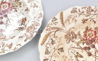 2 db Hüttl Tivadar fajansz tányér párban. Kézzel festett, jelzett, kis kopással. d: 25 cm