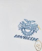 2 db Vileroy & Boch kínáló táál, Fajansz, matricás, kis sérüléssel. 22, 26 cm