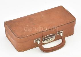 Bőr pipere bőrönd tartozékokkal 12x24 cm