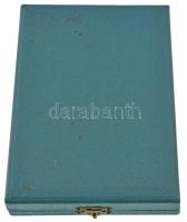 ~1980. "A Békéért" zománcozott fém kitüntetés eredeti, tokban miniatűrrel T:AU