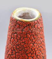 B. Várdeák Ildikó (1929-2013): Repesztett mázas váza. Egyedi készítésű, alján masszába karcolt jelzé...