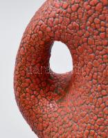 B. Várdeák Ildikó (1929-2013): Repesztett mázas váza. Egyedi készítésű, alján masszába karcolt jelzé...