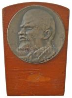 Szovjetunió DN "Lenin" fém emlékérem (70mm) fa posztamensen (116x82mm) T:VF Soviet Union ND "Lenin" metal medallon (70mm) on wooden postament (116x82mm) C:VF