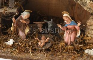 Betlehem. Különböző anyagokból készült, műanyag alakokkal, jó állapotban, 35x30 cm