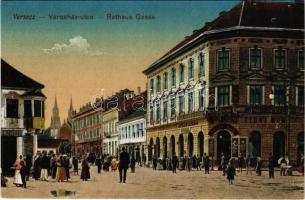 Versec, Werschetz, Vrsac; Városház utca, Hitelbank, Győri Mór, G. Florian &amp; Comp. üzlete. Gábor Lajos kiadása / street, shops bank