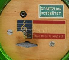 Römer üveg talpas borospohár, zenélőszerkezettel, aranyozott, csiszolt szőlőfürt motívummal. Kopott....