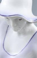 Hollóházi kalapos hölgy, kézzel festett, jelzett, kalapján pattanással, m: 41,5 cm