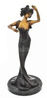 Szecessziós jellegű bronzírozott fém női szobor márvány talapzaton. Jelzés nélkül. 41 cm