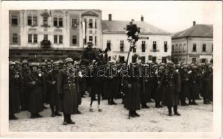 1938 Léva, Levice; bevonulás, katonák, gyógyszertár / entry of the Hungarian troops, soldiers, pharmacy. photo (fl)