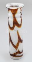 Iparművész üvegváza, jegecelt üvegtestbe olvasztott barna szálakkal, jelzés nélkül, kis kopással, m: 32 cm