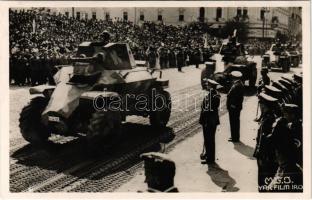 1940 Kolozsvár, Cluj; bevonulás, harckocsik / entry of the Hungarian troops, tanks