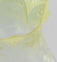 Antik irizáló lámpabúra asztali vagy petróleumlámpához. Tetején mohazöld irizáló színezéssel, egész ...