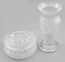 Gazdagon csiszolt ólomkristály bonbonier és váza, jelzés nélkül, kopással, d: 15,5 cm, m: 22,5 cm