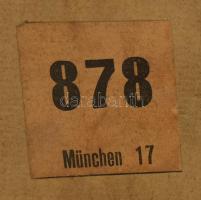 Olvashatatlan jelzéssel, XX. sz. első fele: Csendélet. Olaj, karton. Hátoldalán müncheni kiállítási ...