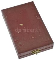 1985. "Munka Érdemrend" ezüst fokozata, zománcozott, ezüstözött bronz kitüntetés mellszala...