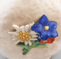 Hummel art deco kiöntő / kulacs plasztikus virág díszítéssel. Kézzel festett, jelzett, a virágon sér...