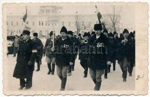 1940 Sepsiszentgyörgy, Sfantu Gheorghe; bevonulás a Bölön községi frontharcosokkal / entry of the Hungarian troops. photo (Rb)