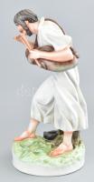 Zsolnay porcelán dudázó paraszt, kézzel festett, jelzett, kis kopásnyomokkal, m: 42 cm