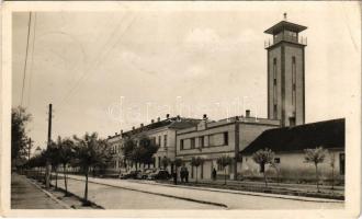 1941 Újverbász, Verbász, Novi Vrbas; Tűzoltó otthon, csendőrök, automobilok / fire brigade, firefighter station, gendarmes, automobiles (EB)