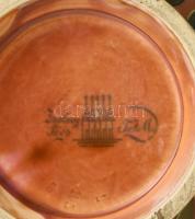 Zsolnay porcelán váza. Családi pecsét, cca 1880. Kézzel festett, jelzett, javított 22 cm