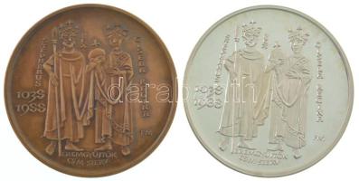 Fritz Mihály (1947- ) 1988. "A Szent Jobb Szegeden" bronz és jelzett Ag emlékérem pár (35,...