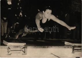 1952 Helsinki, Gyenge Valéria (1933-), olimpiai és Európa-bajnok magyar úszónő, fotóművész, író, 90 éves lett idén / Hungarian Olympic champion swimmer. photo