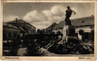 1937 Büdszentmihály (Tiszavasvári), Hősök szobra, emlékmű (fa)