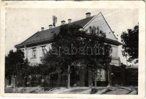 1933 Gödöllő, M. kir. Postahivatal. Krummer G. felvétele (fa)