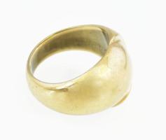 14 K arany (Au) gyűrű modern designnal, méret: 55. Jelzett, mesterjegyes, 13,76 g m: 13 mm