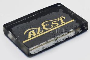 1925 Az Est reklám papírnehezék, kis kopással, 13,5x9,5x2 cm