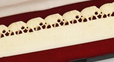 Elefánt figurás csont faragás, díszdobozban, h: 16 cm