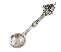 Ezüst(Ag) fűszeres kanál, jelzett, h: 6 cm, nettó: 3,6 g