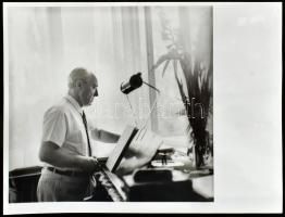 Ferencsik János (1907-1984) karmesterről készített 7 db fotó Kiss György Pál pecséttel jelzett fotók...