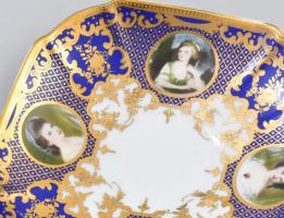 Kínai csésze alátéttel, historizáló matricás díszítéssel, kis kopással, d: 14,5 cm, m: 6,5 cm