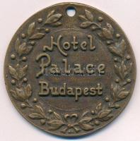 DN Hotel Palace Budapest egyoldalas, öntött bronz feltehetően szobaszám jelölő, hátoldalán 202-es beütéssel (61mm) T:XF