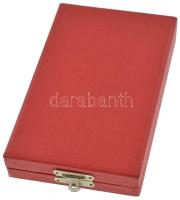 1964. "Munka Érdemrend" arany fokozata, zománcozott bronz kitüntetés mellszalagon, szalags...