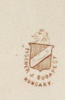 Fischer Ignác fajansz lapos és mély tányér . Össz 2 db. Máz alatti festés jelzett, kisebb sérülésekk...