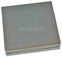 DN "TIT (Tudományos Ismeretterjesztő Társulat) 1841" porcelán plakett dísztokban (82mm) T:...