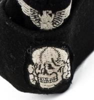 SS Totenkopf páncélos sapka modern másolata