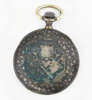 Niellós ezüst zsebóra aranyozott vadász jelenetes Remontoir. szép számlappal, működő állapotban 5 m