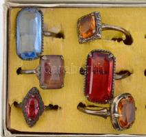 12 db ezüst (Ag) gyűrű ékszerész ügynök dobozban klf kövekkel