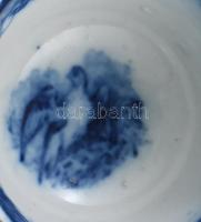 Fajansz mokkás csésze. Máz alatti kék festéssel, aranyozott, jelzés nélkül, hibátlan 8 cm