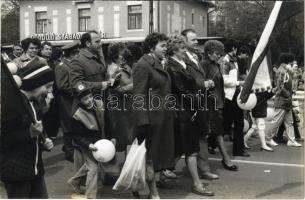 Gödöllő, Szabadság tér HÉV megállóhely, vasútállomás, szocreál felvonulás. photo