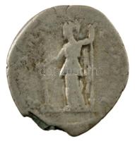 Római Birodalom / Róma / Hadrianus 115-116. Denarius Ag (2,50g) T:F kitörés 
Roman Empire / Rome / ...