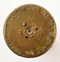 1944 Töltényhüvelyből készített váza, vésett monogramos mintával, feliratai: oldalán "Apukád - ...