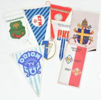 Vegyes asztali zászlók, össz. 8 db: MHSZ, Orion Vasas SK, külföldi sportzászlók, II. János Pál pápa címere, stb.