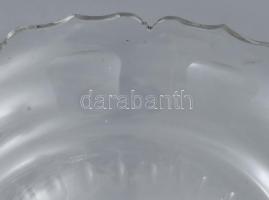 cca 1920 Csiszolt mintás kristály talpas kínáló, pattogzásokkal, m: 21 cm